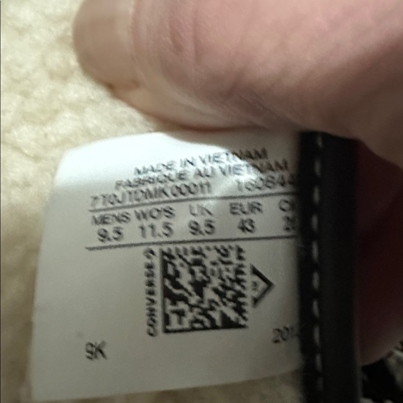 Custom Chuck Taylor black suede converse no lies woman’s 11.5 - Picture 9 of 9